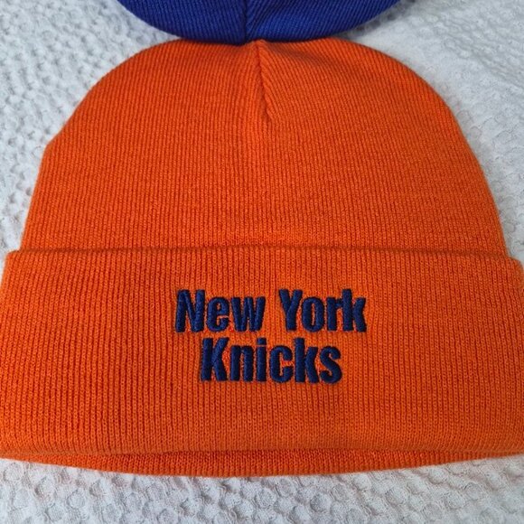 NBA New New York Knicks Knit Beanie Hats 2 Pcs Set Embroided Logo One Size New - Picture 2 of 9